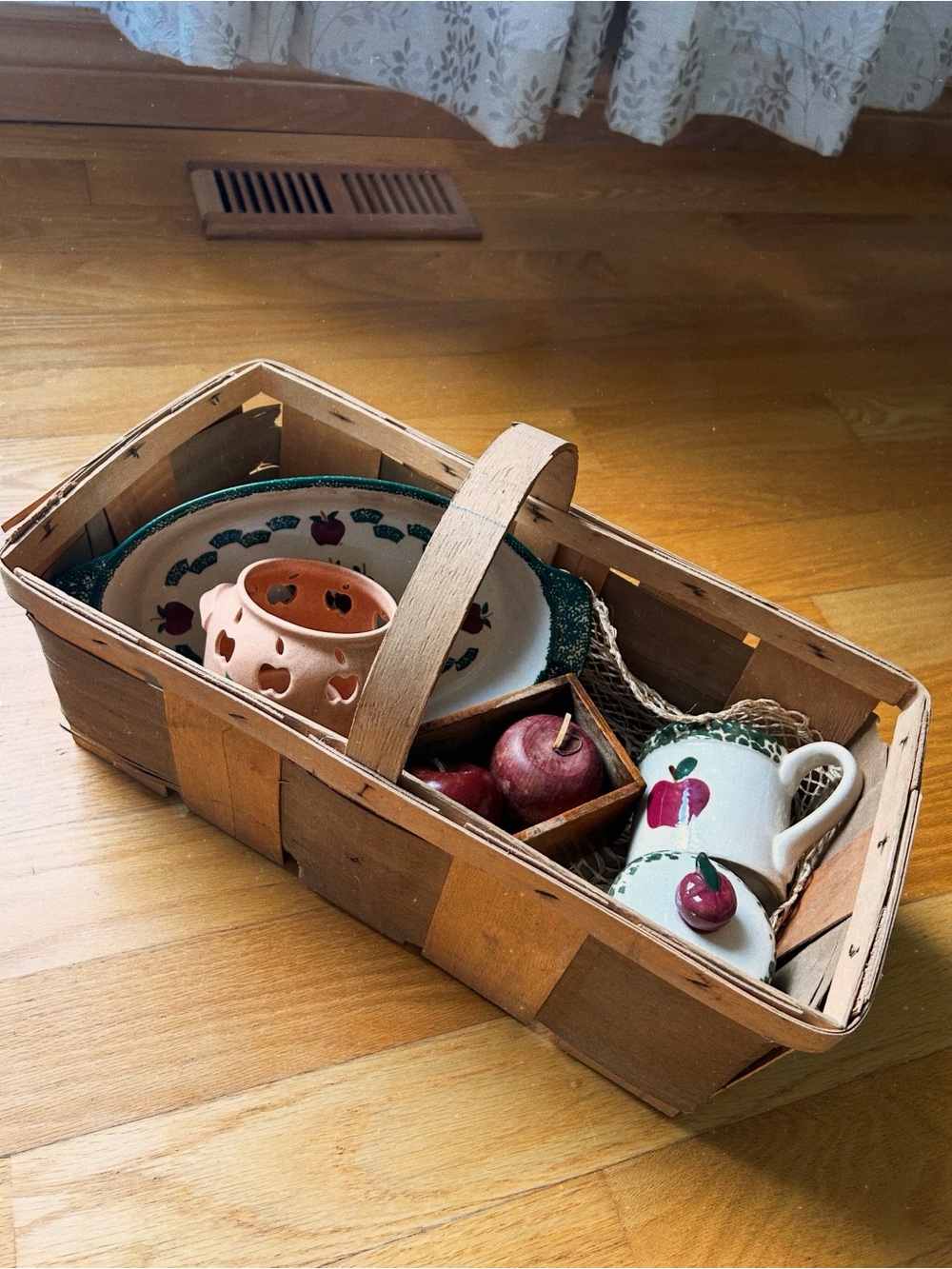 Vintage Apple Basket Home Decor Bundle, Wood and Ceramic Teacher Theme